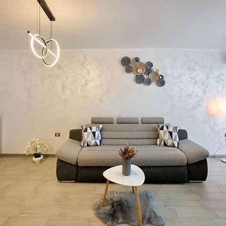 Sealand - N Pools 아파트 *